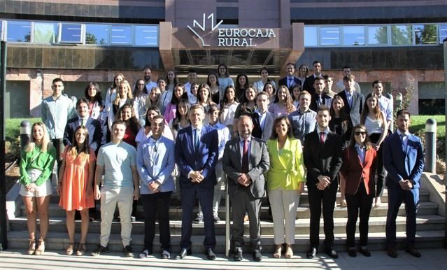 70 alumnos universitarios inician sus prácticas en Eurocaja Rural