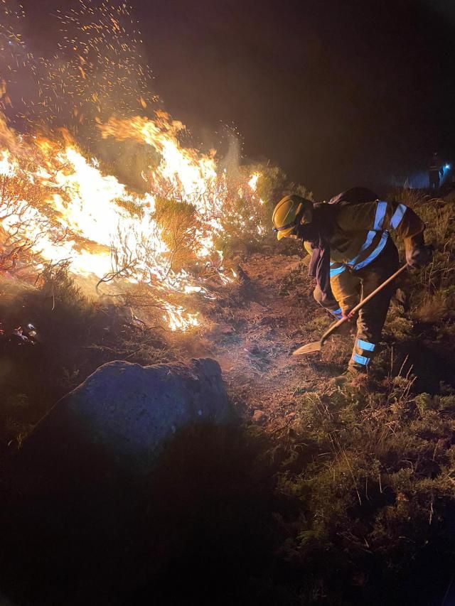 Declarado el nivel 1 de peligrosidad en el fuego de San Esteban del Valle (Ávila)