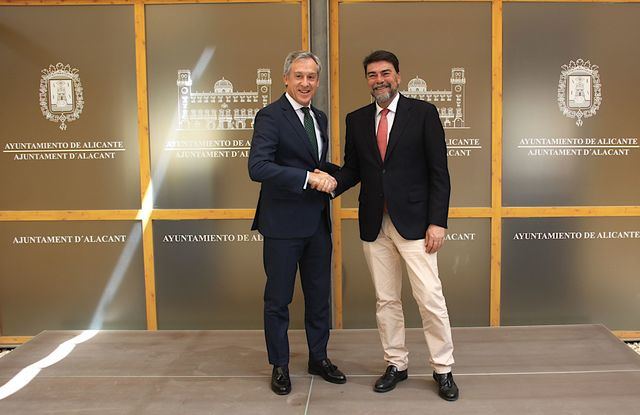 Eurocaja Rural transmite su estrecha colaboración y cercanía con Alicante