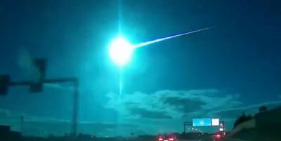 Vídeos | Una espectacular bola de luz ilumina el cielo: "Se hizo de día en plena madrugada"