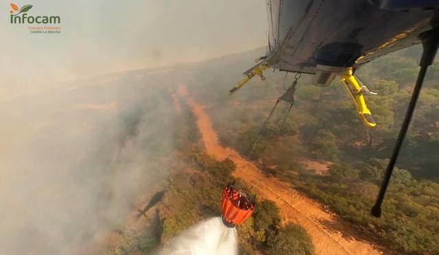 (Vídeo) ¡Otro incendio en Castilla-La Mancha! Así luchan contra las llamas