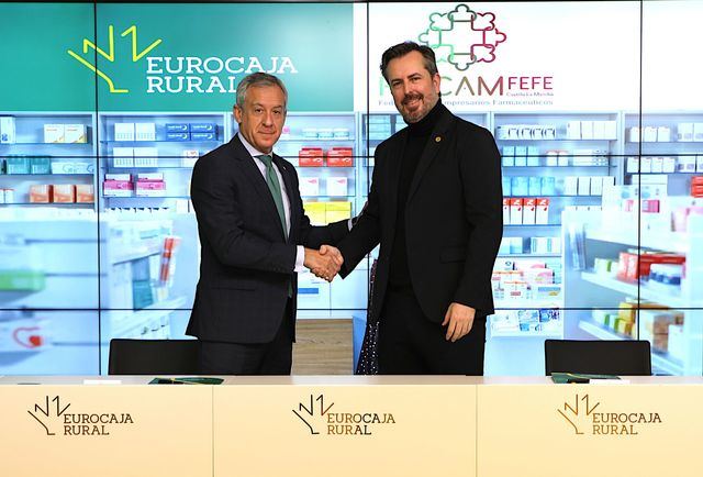 Eurocaja Rural y FEFCAM acuerdan 100 millones para fortalecer la farmacia en CLM