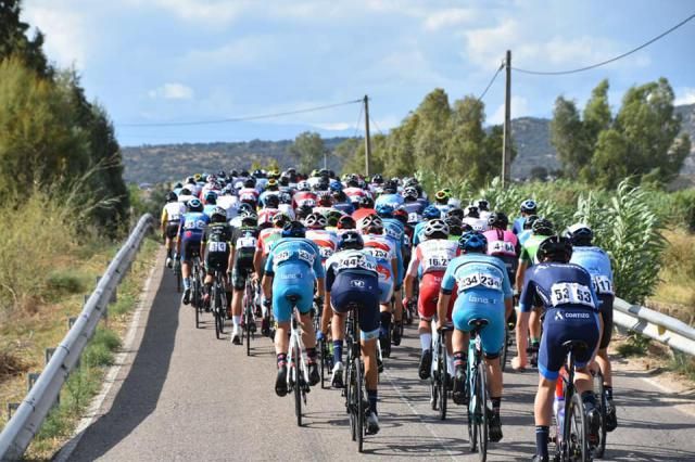 La Vuelta Junior a Talavera: final al sprint, dos caídas y el robo de una bici