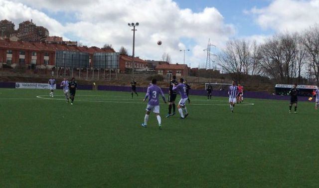 El Real Valladolid B acaba con la racha de victorias del CF Talavera