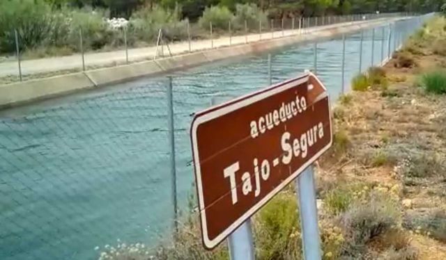  Canal del trasvase Tajo-Segura