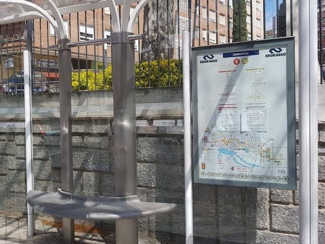 Monbús no se lo pone fácil a los usuarios del transporte urbano