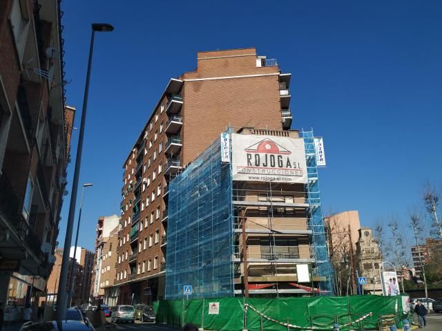 El derribo del edificio del Paseo de la Estación ya ha comenzado