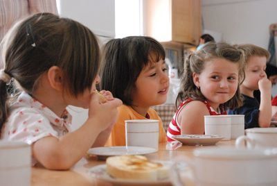 ¿Sabes con qué sueñan los niños y niñas? Muchos no tienen derecho a hacerlo