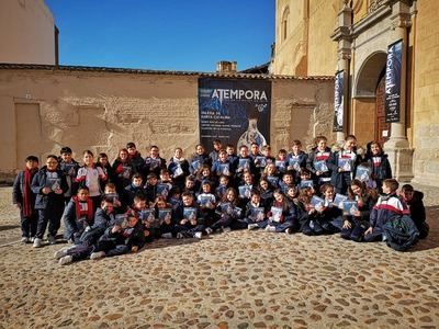 El Cristóbal Colón reivindica la cerámica con motivo de su semana cultural