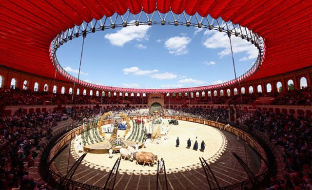 Tolón defiende que Puy du Fou 'no es un experimento' porque 'ya funciona en Francia'