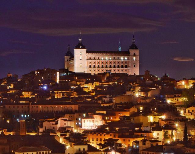 Toledo de noche (Foto: @garsejuan / Instagram)
