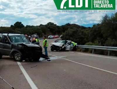 Colisión entre dos vehículos en la carretera de Talavera-Los Navalmorales