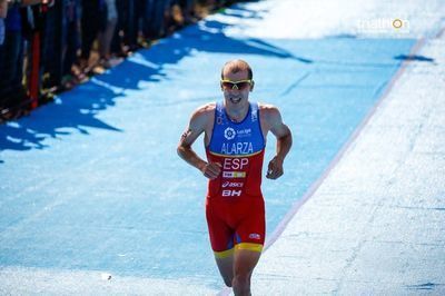 Alarza logra hacerse con el sexto puesto en el Mundial de Triatlón