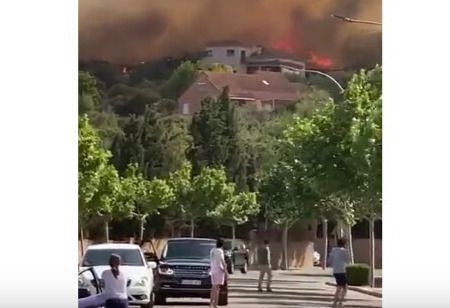 VÍDEO | El incendio forestal de Toledo obliga a desalojar a varios vecinos