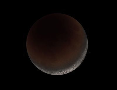 El eclipse de luna parcial será visible este martes