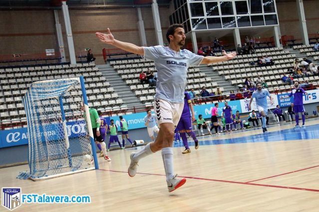 Panucci celebrando un gol con el Soliss FS Talavera