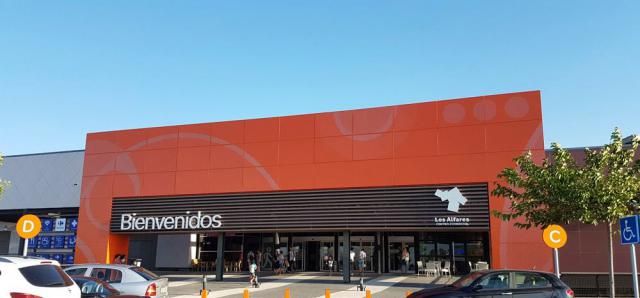 TALAVERA | Los Alfares abre este domingo para ofrecer las mejores rebajas