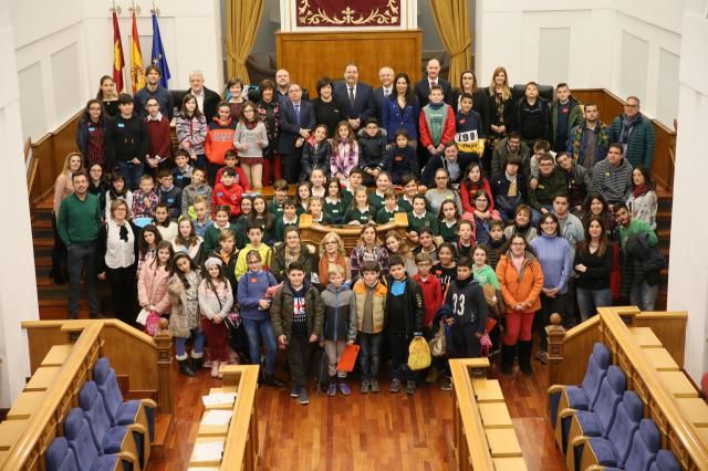 Los escolares de Castilla-La Mancha se comprometen en las Cortes "a salir a la calle sin complejos y sin miedos"