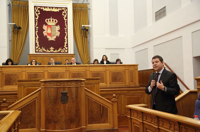 García-Page durante su intervención en las Cortes regionales