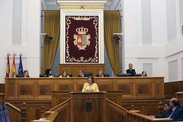 La consejera de Economía, Empresas y Empleo, Patricia Franco, durante su intervención en el Pleno regional