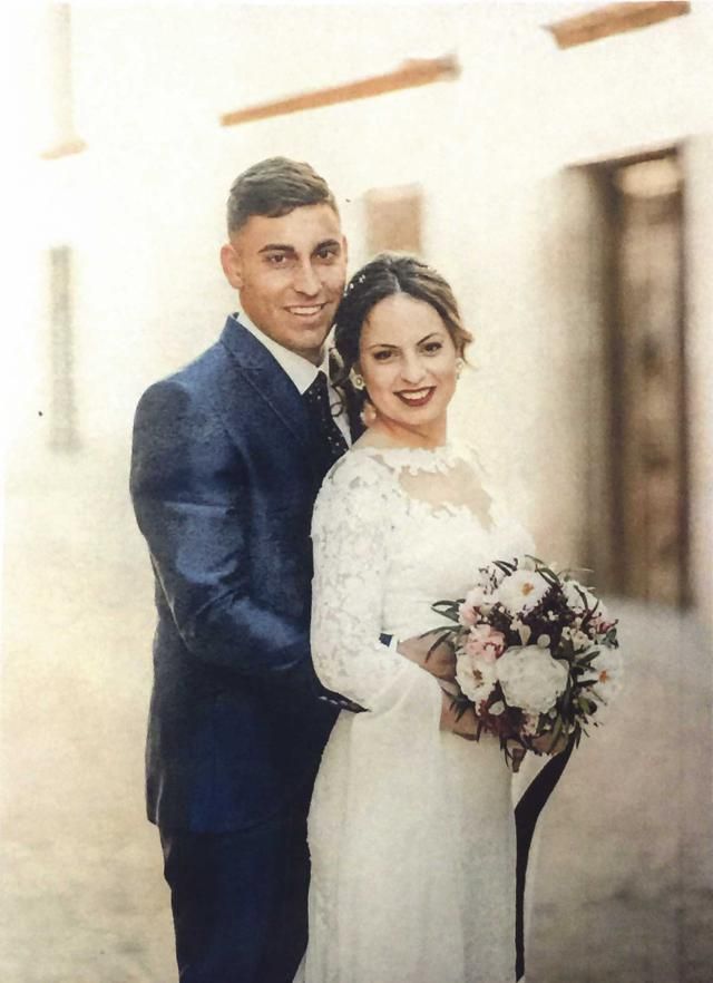 Adrián Moreno y Elena Rodríguez sellan su amor