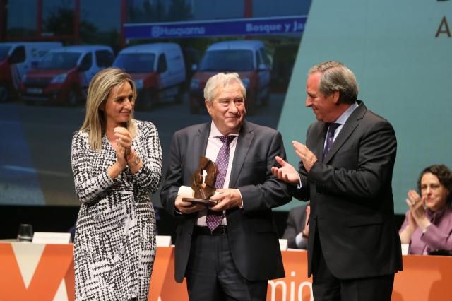 Luis Gavín recoge el premio cpmo mejor empresario de la provincia de Toledo