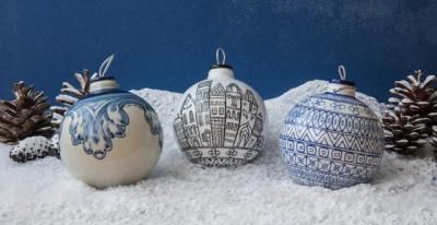 'Las Bolas Cerámicas de San Ginés' dan un toque talaverano a la Navidad