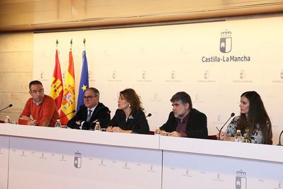 El Gobierno regional mejora el acceso a las nuevas tecnologías y presenta la Web de Centros de Mayores