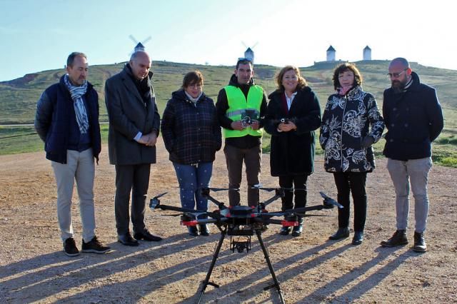 CLM pone en marcha el primer curso oficial de piloto de drones para docentes de FP