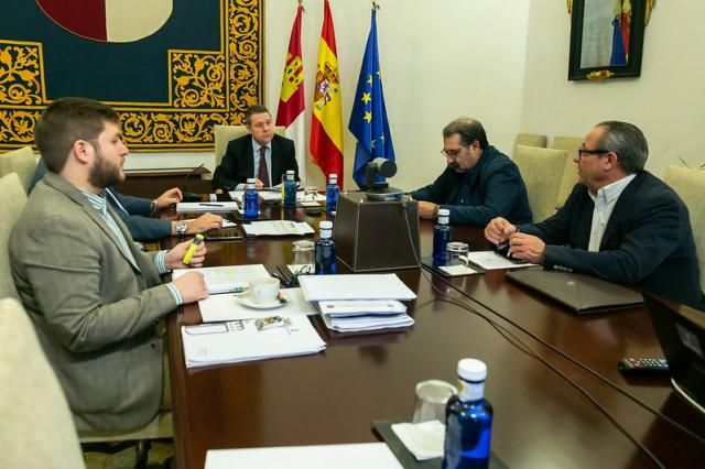 Page y consejeros durante la reunión con Pedro Sánchez de ahora mismo