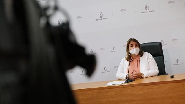 La alcaldesa de Talavera de la Reina, Tita García Élez, en rueda de prensa. - JCMM