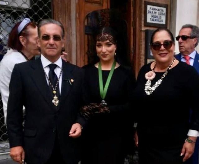 Joaquin Ramos y su esposa Carmen Sánchez junto a su hija Triana