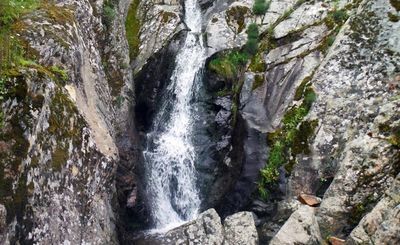 NAVAHERMOSA | Rescatan a un senderista herido tras caerle una piedra