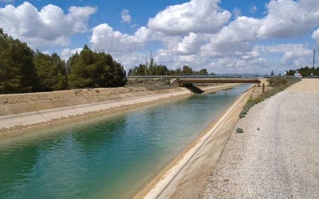 AGUA | Page lamenta que Murcia y Andalucía se 'aferren' al trasvase y reclama los derechos de CLM