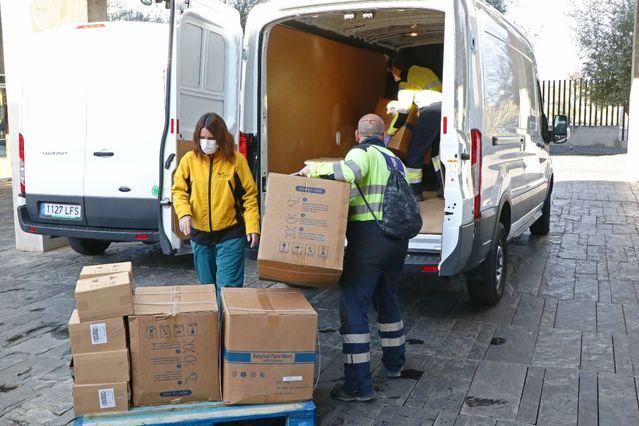 El Gobierno regional reparte más de 55.000 artículos de protección frente a la Covid-19