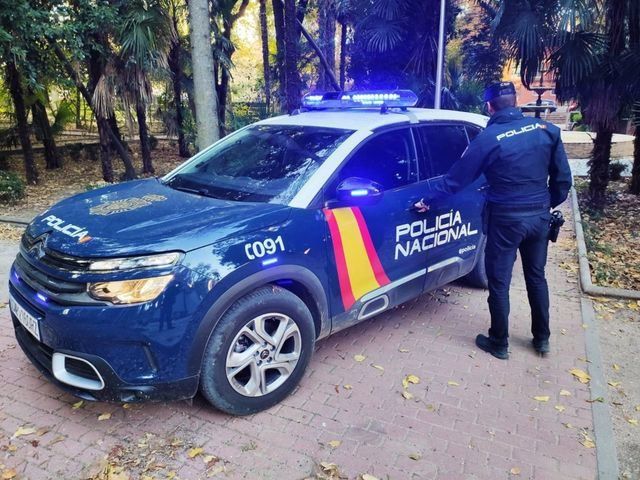 Detienen a dos personas por robar con el peligroso método del ‘mataleón’