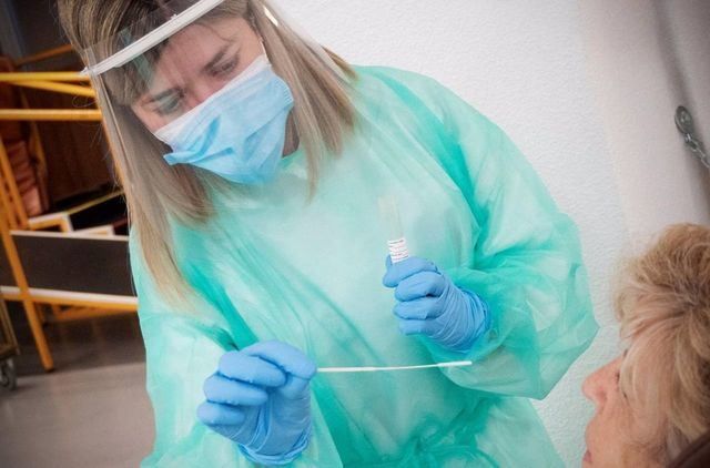 Bajan los casos por infección de coronavirus en Castilla-La Mancha