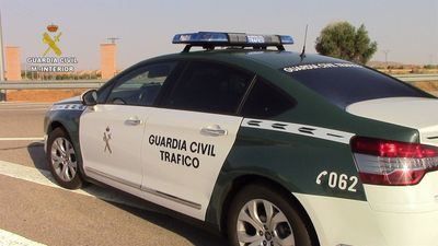 Dos hombres obligan a parar un tráiler en la A-5 en Talavera y se produce un accidente