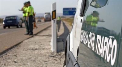 Investigan a un menor por tirar piedras a vehículos en una autovía