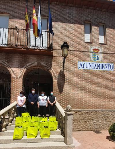 SOLIDARIDAD | Cárnicas Otero ayuda con lotes de alimentos a familias de Velada