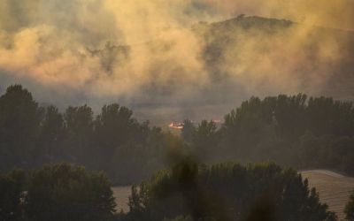 Temor y angustia por el incendio en Valdepeñas de la Sierra, que ha podido ser intencionado