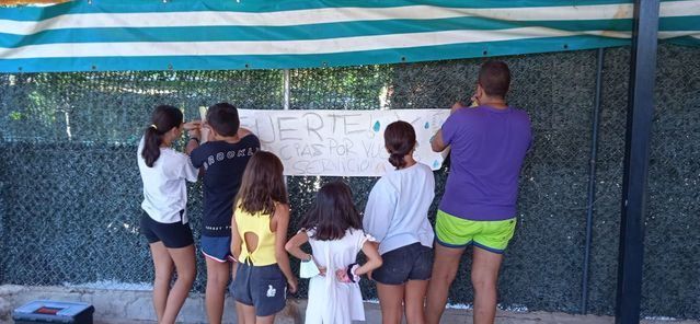 El 'regalazo' de los niños y niñas de Navaltoril a los que luchan contra el fuego