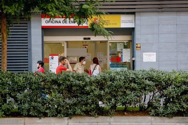 En CLM hay casi 28.000 desempleados menos que el año pasado