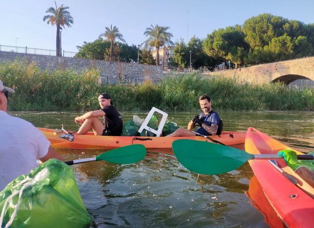 El grupo de voluntarios 'Verdébora' vuelve a recoger la suciedad talaverana