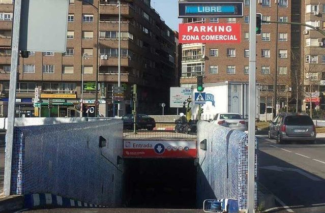 Mañana se habilitarán 400 plazas gratuitas en el parking subterráneo de los Jardines del Prado