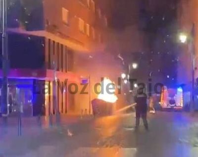 Arde de madrugada un contenedor en el centro de Talavera