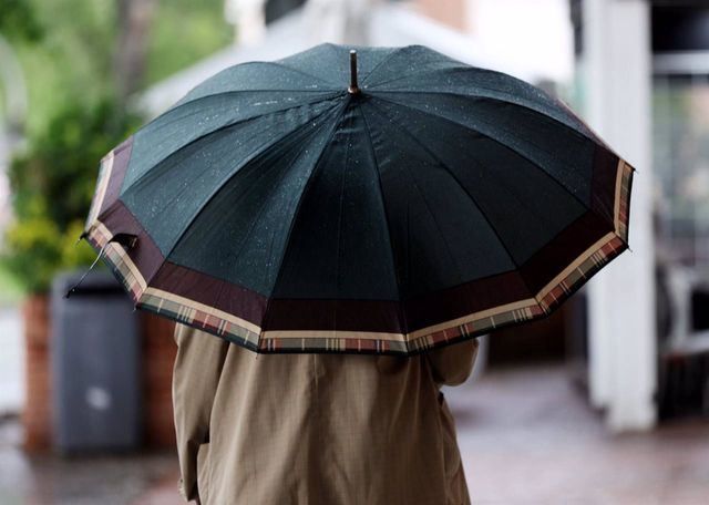 Chubascos dispersos, tormentas y mínimas en ascenso para este lunes en CLM