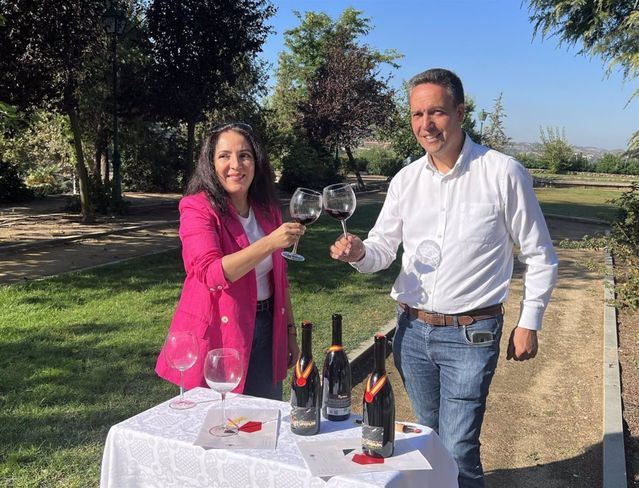 Toledo presenta la nueva versión de las catas de vino, el 'Sunset Wine'