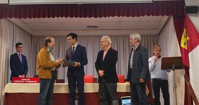 La Casa de Castilla-La Mancha, en Madrid, premia el San Isidro de Tomás Rufo 