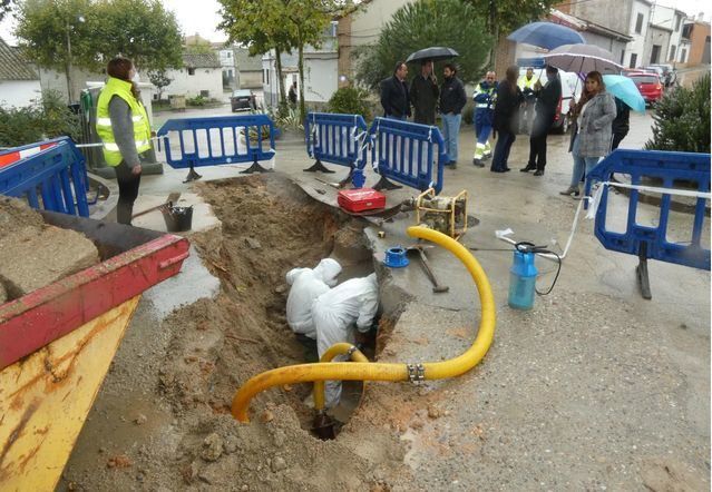 Ya ha comenzado la obra en la red de abastecimiento de Gamonal